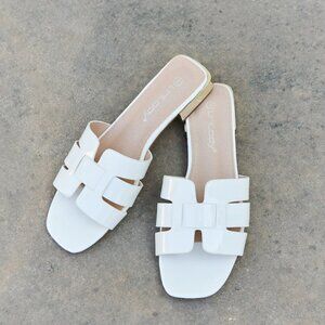 Walk It Out Slide Sandals in Icy White - Size 10 Brand New